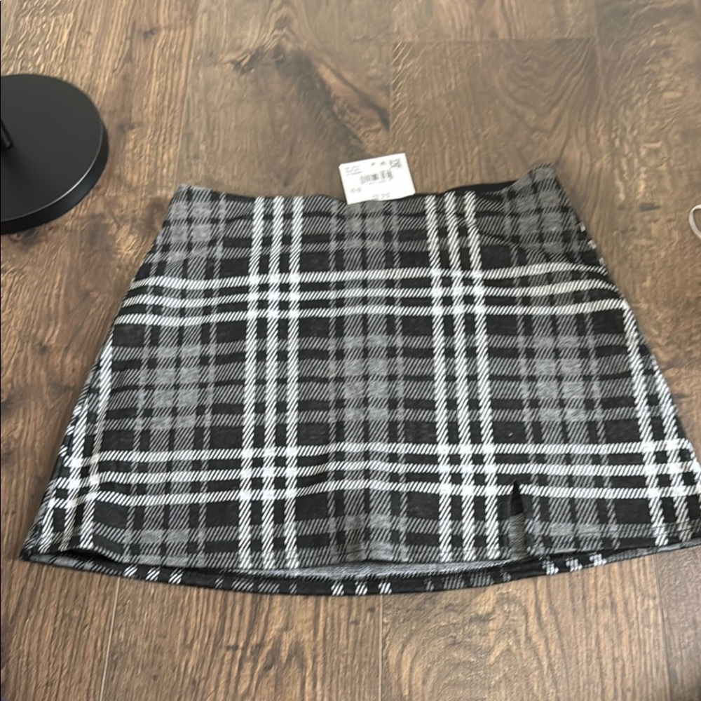 American Eagle Outfitters Black and White Mini Skater Skirt